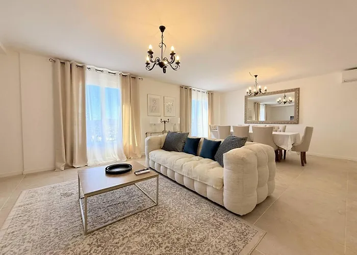 Magnifique Maison Avec Pisicne * Ле-Лаванду