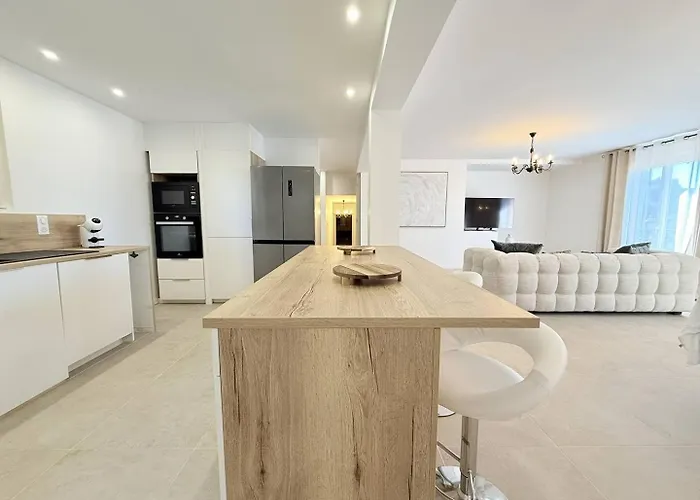 Magnifique Maison Avec Pisicne Villa